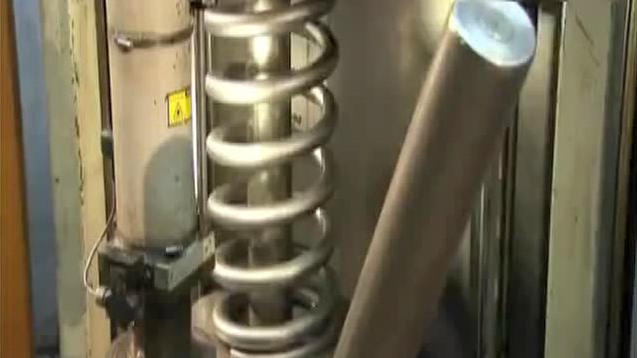 【視頻】房屋(wu)抗震原來也可(ke)以用彈簧，熱卷(juàn)彈簧生産全過(guo)程及詳解！